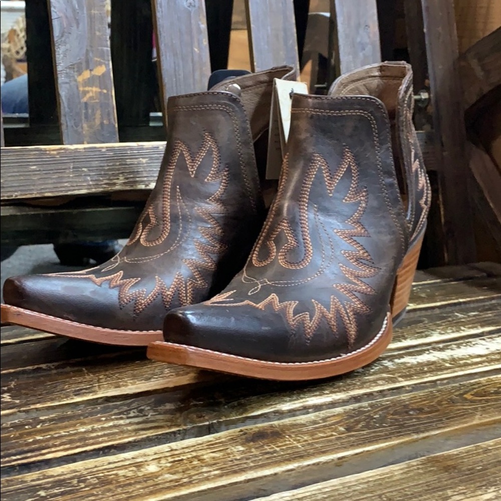 Ariat Dixon NEW WITH TAGS